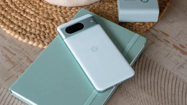 Google Pixel 8 Mint 2